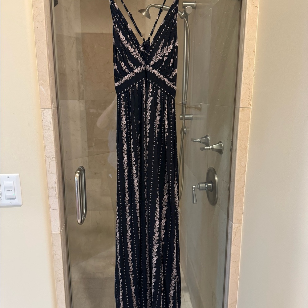 Elegant Black and Grey Maxi Dress.